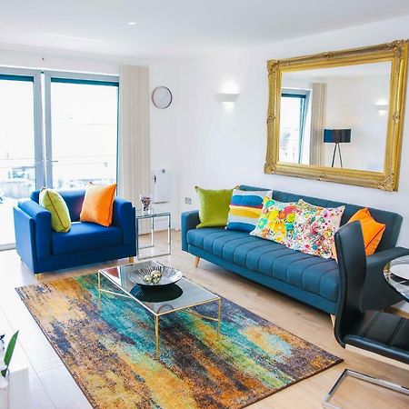 Riverside 2 Bed Apartment ลอนดอน ภายนอก รูปภาพ