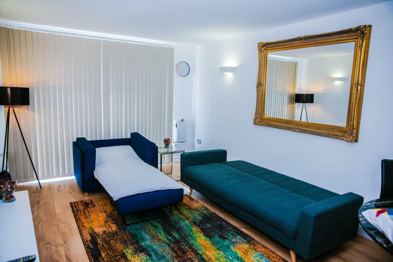 Riverside 2 Bed Apartment ลอนดอน ภายนอก รูปภาพ