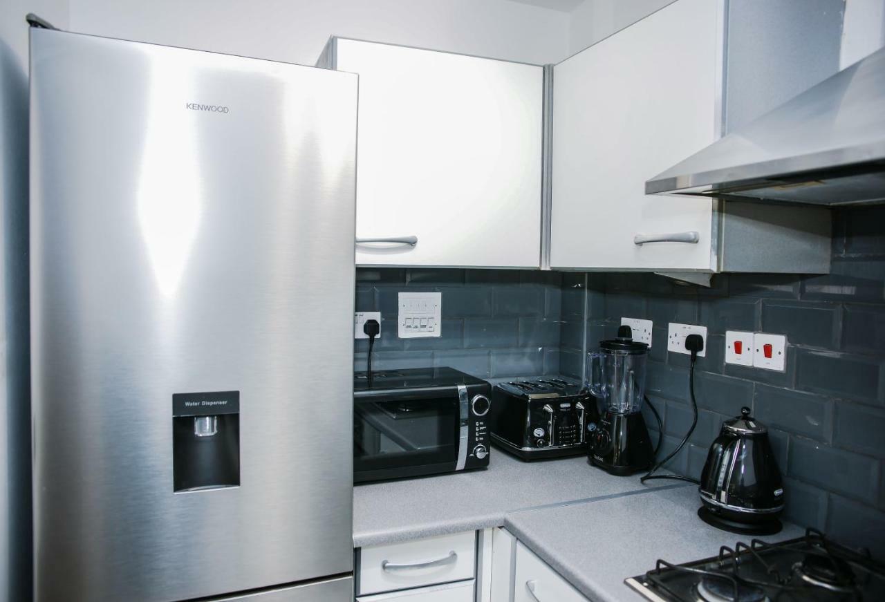Riverside 2 Bed Apartment ลอนดอน ภายนอก รูปภาพ