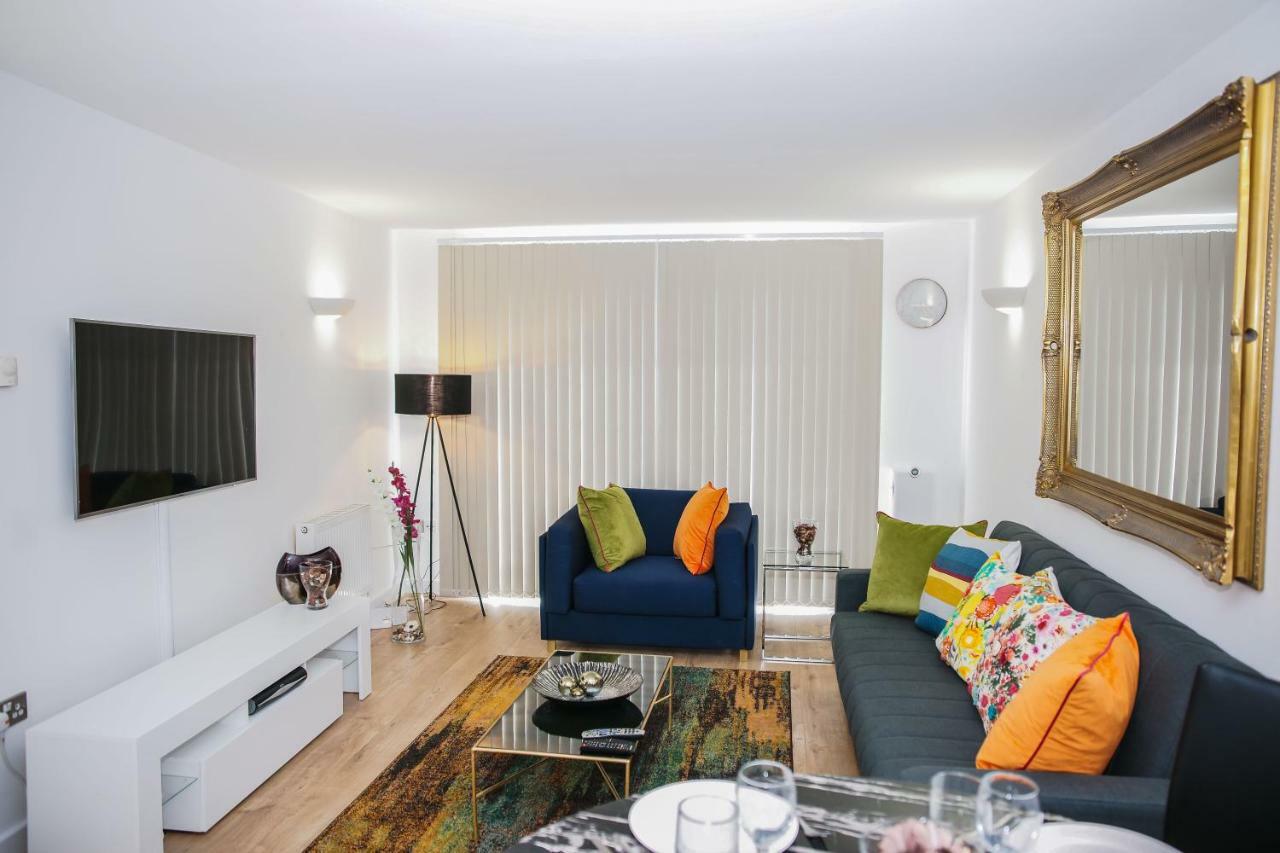 Riverside 2 Bed Apartment ลอนดอน ภายนอก รูปภาพ