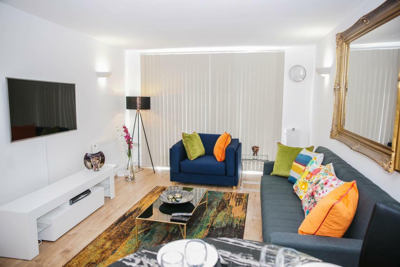 Riverside 2 Bed Apartment ลอนดอน ภายนอก รูปภาพ