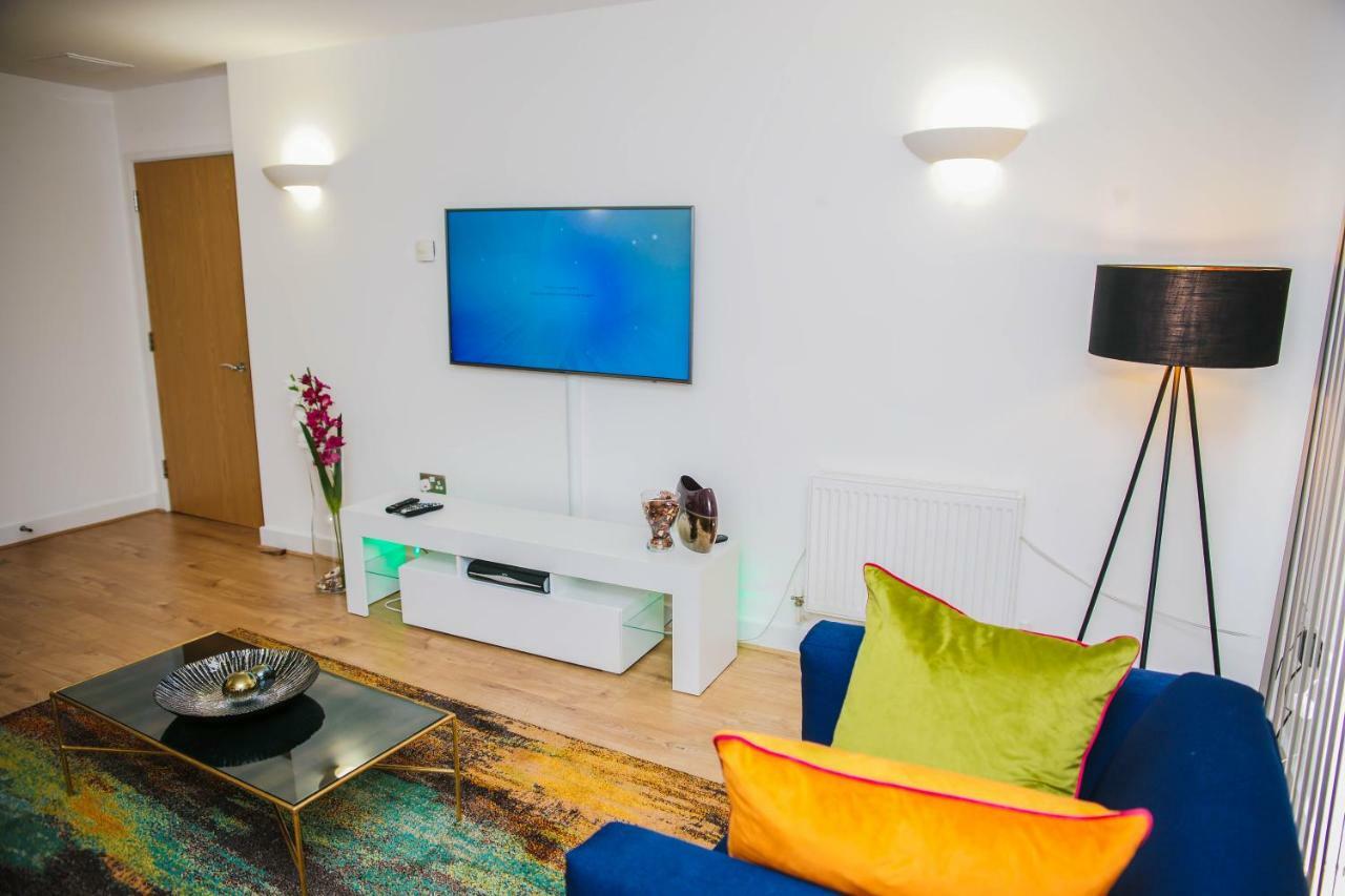 Riverside 2 Bed Apartment ลอนดอน ภายนอก รูปภาพ