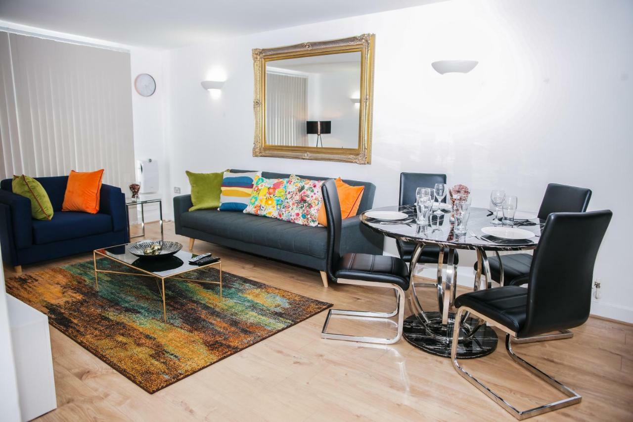 Riverside 2 Bed Apartment ลอนดอน ภายนอก รูปภาพ